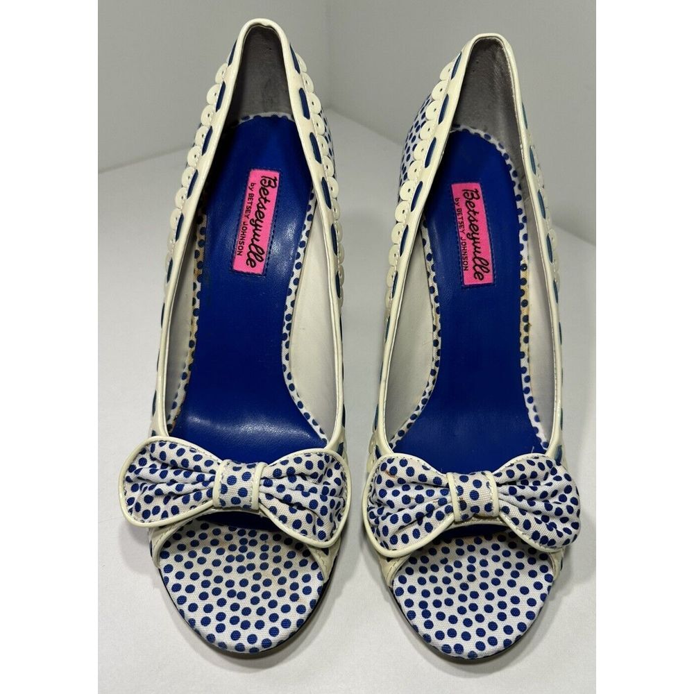Betseyville by Betsey Johnson Valyn Blue Polka Dots Bow Pumpsβ 9M